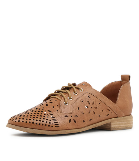 Qinker Tan Flat Shoes