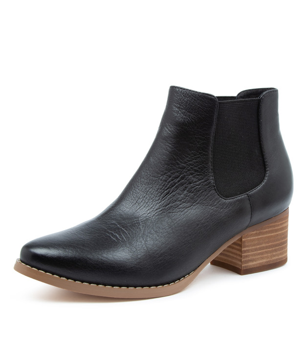 LEIS BLACK ANKLE BOOTS