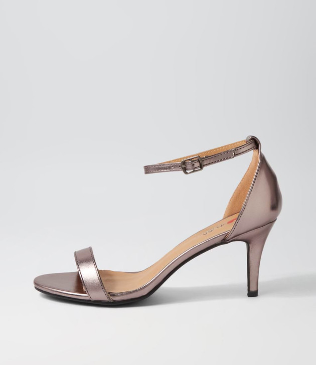 Change Pewter Sandals I Love Billy