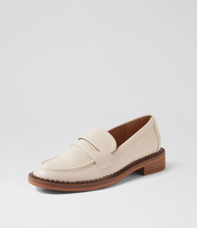 Birta Milk Flat Shoes