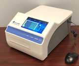Accuris Microplate Reader Shown with Included Mouse for Alternative data entry Method Accuris Microplate Reader Shown with Included Mouse for Alternative data entry Method
