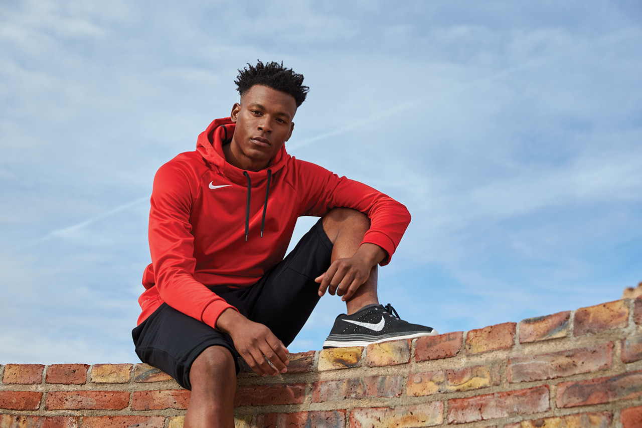 Nike Therma-FIT Pullover Fleece Hoodie  CN9473 Team Scarlet  Action