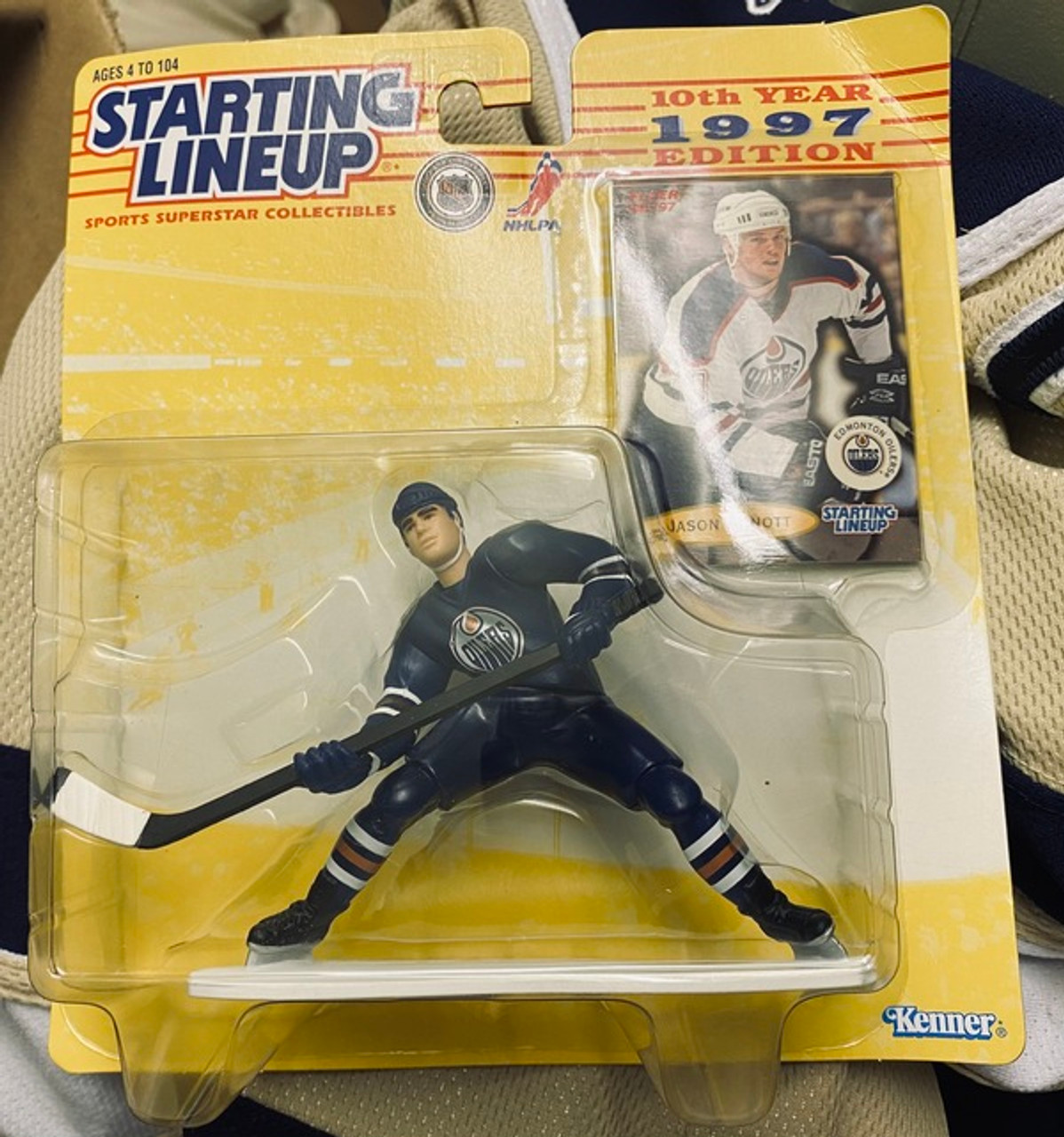 Starting Lineup Sports Super Star Collectible Figure - 1997