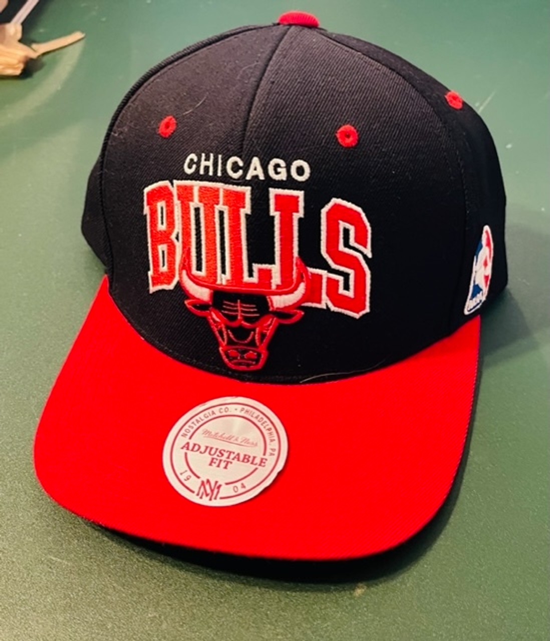 Chicago Bulls mitchell and Ness All Red Snapback Hat Excellent Condition