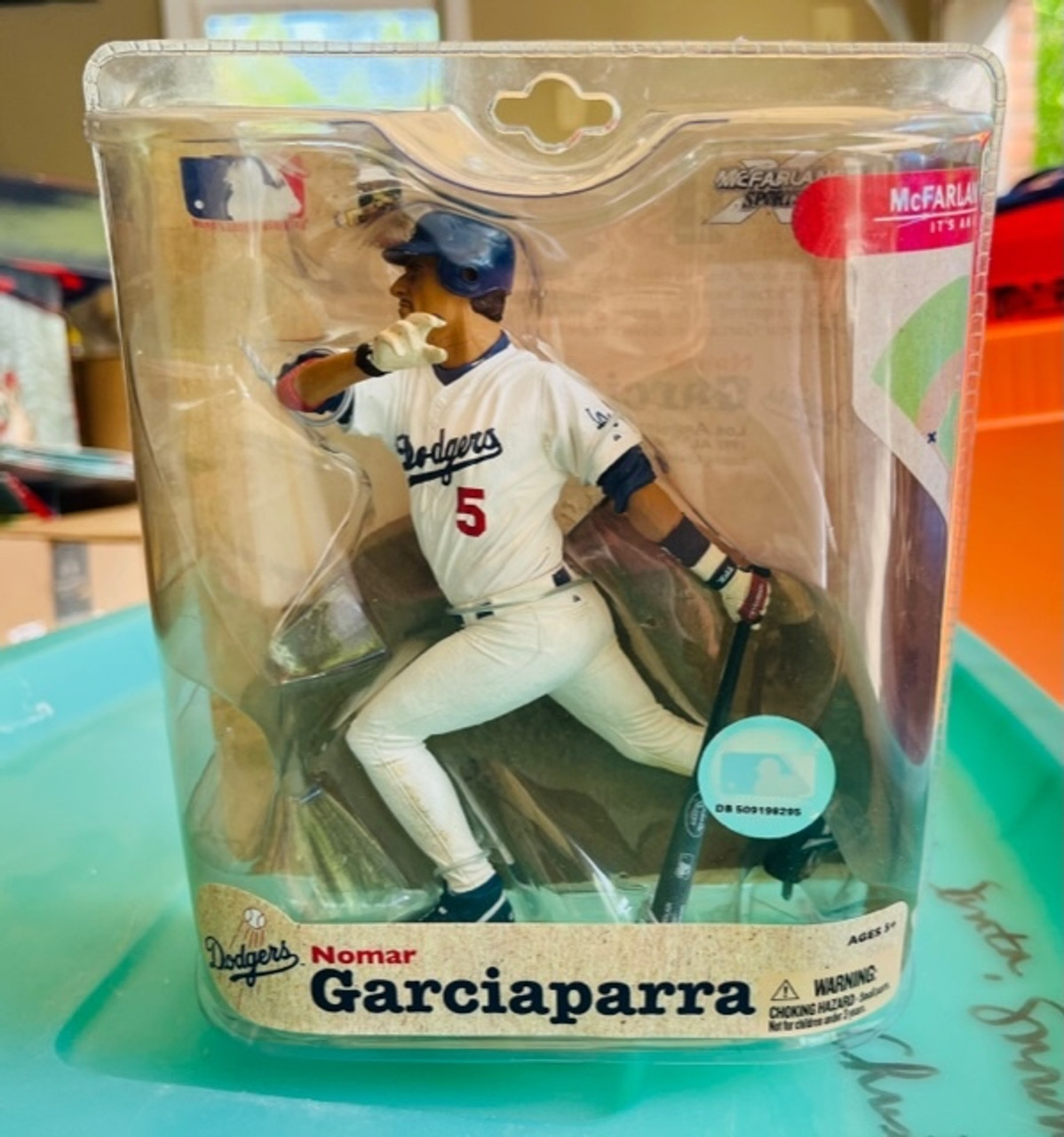 McFarlane Sportspicks MLB Series 21 Nomar Garciaparra 4- Los Angeles Dodgers