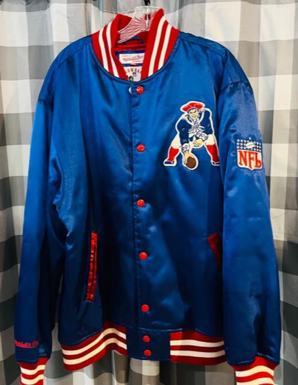 Mitchell & Ness on X: 1960 Boston Patriots Authentic Wool Varsity Jacket @ Patriots #AFL #letterman #mnvarsityjacket    / X