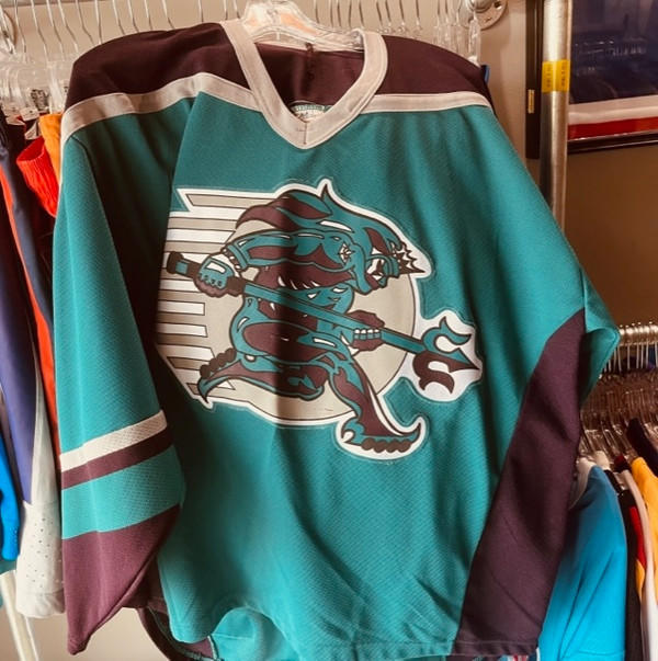 International Hockey Jerseys, Vintage Hockey Gear