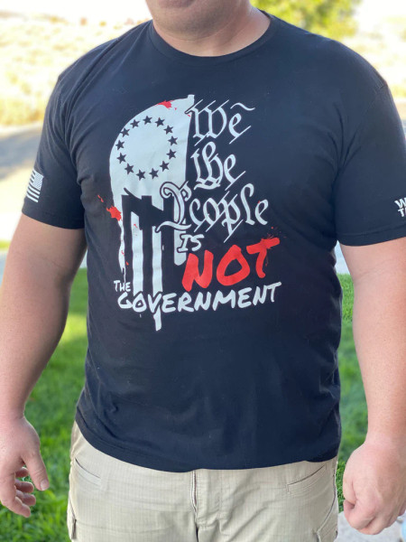 WE THE PEOPLE IS NOT THE GOVERNMENT - MEN'S T-SHIRT