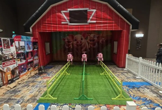 Pig Races - Amusement Ride