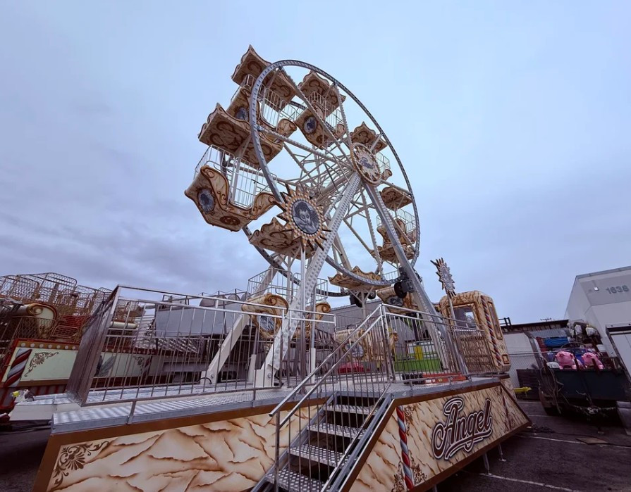 Freedom Mobile Ferris Wheel