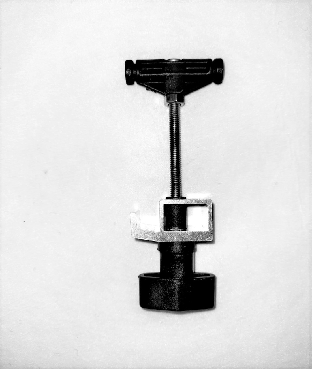 TONNEAU COVER HANDLE REAR