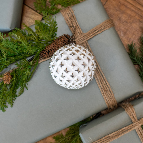 4"WHITE GEOMETRIC BALL ORNAMENT