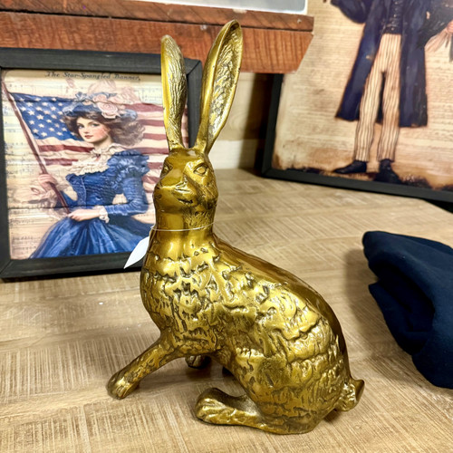 13"X9"L ALUMINUM SITTING RABBIT