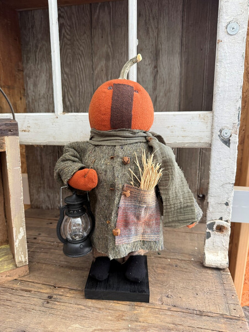 STANDING SCARECROW WITH JACKET
