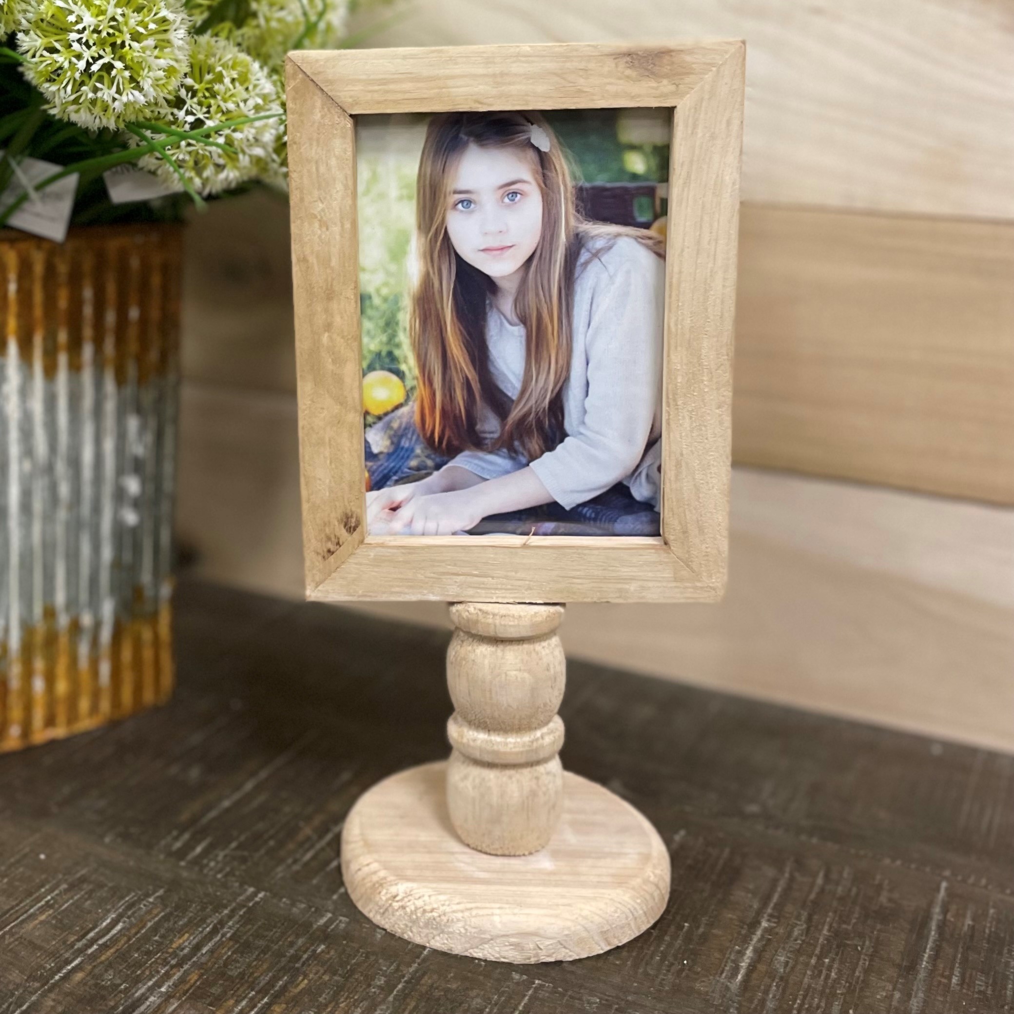 Wood Framed 4X6 Photo Frame on Pedestal – LandyLane Boutique