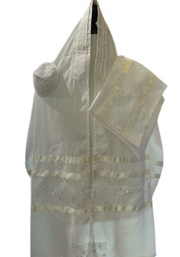 Michal Ivory Tallit With White Flowers
