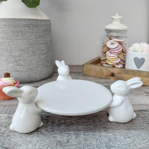 (x12)(£6.10ea) Trio of Ceramic Rabbits 6" Display Stand 17cm - White