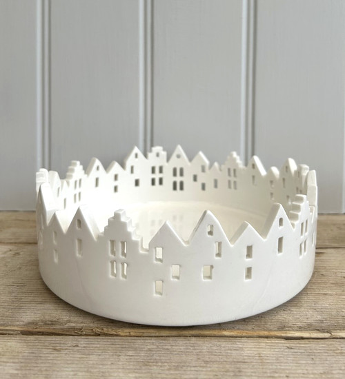 (x12)(£7.80ea) DUE JULY - Large Ceramic House Scene Tray 21cm - White