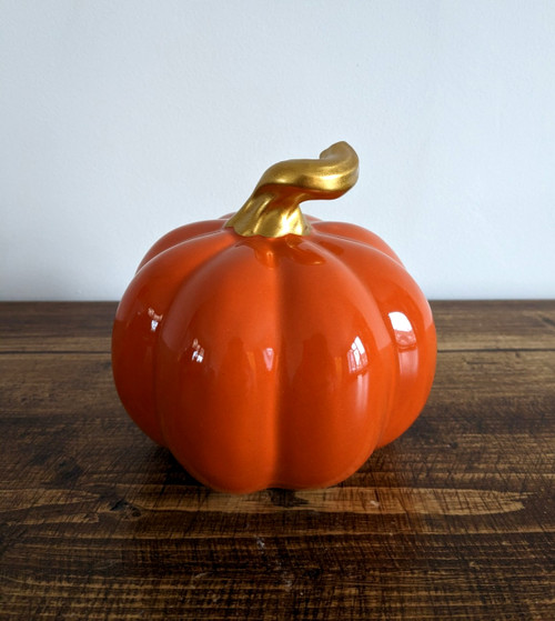 (x18)(£3.35ea) Medium Ceramic Pumpkin With Gold Stalk 11cm - Orange