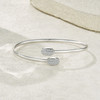 Composed of morganite, 925 sterling silver and platinum-plated diamonds, it is a fashionable jewelry bracelet and a luxurious silver accessory.