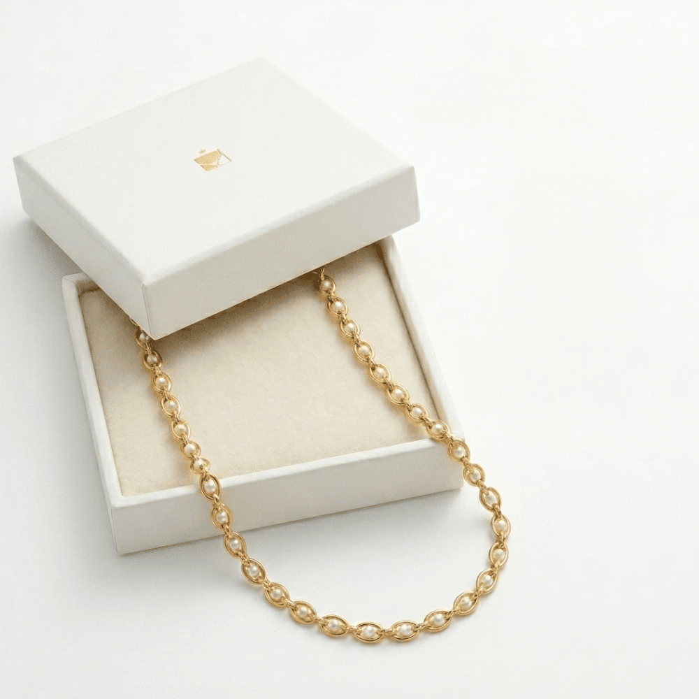Elegant French Pearl Necklace for Women, 18K Gold Tone Copper Geometric Pendant Necklace, Retro Fashion Jewelry Gift