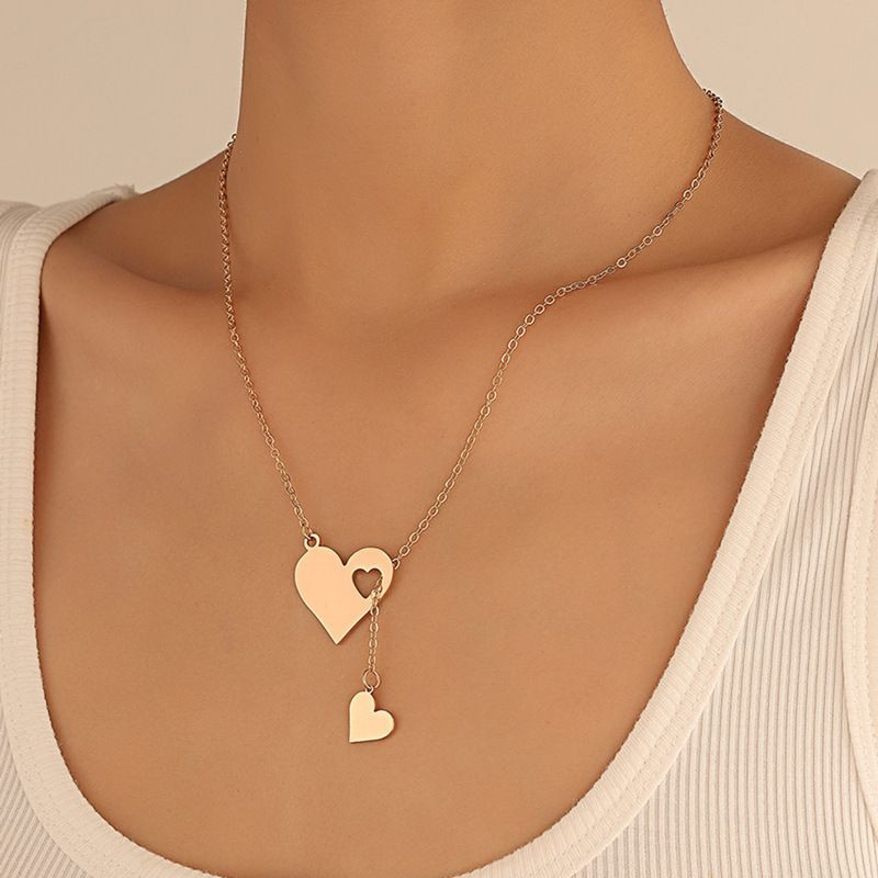 Love Shape Pendant Necklace, Women's Fashion Necklace, Personalized, Creative, Hollow out Peach Heart Clavicle Chain, Y-shaped Neck Chain Perfect for Halloween Christmas Gift
