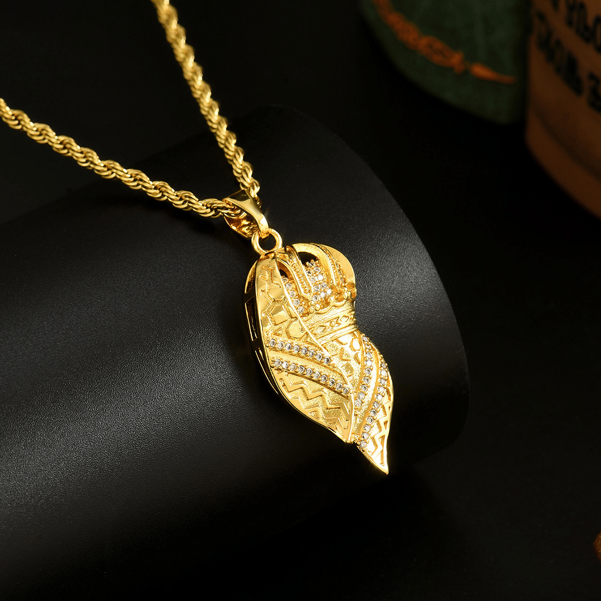 18K Gold Plated Allah Pendant Necklace, Arabic Calligraphy Round Coin Necklace, Islamic Muslim Jewelry, Twisted Rope Chain Necklace for Men Women, Religious Faith Gift