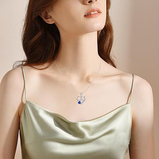 Female Love Pendant Necklace, Mother's Day Gift for Mom, I Love Mom (Comes with Gift Box)