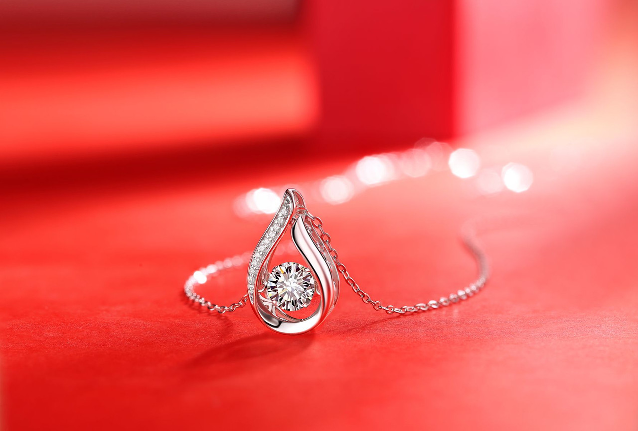 Dynamic - Fashionable and trendy jewelry set with 1-carat Moissan diamond S925 sterling silver, affordable diamond necklace pendant