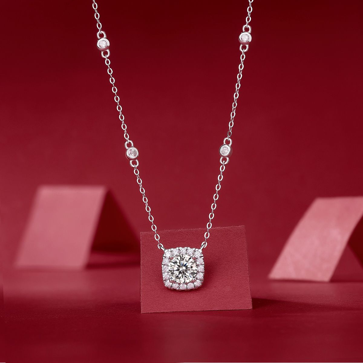 Dream - A fashionable and trendy jewelry necklace pendant set with 1-carat Moissan diamond S925 sterling silver and platinum-plated diamond