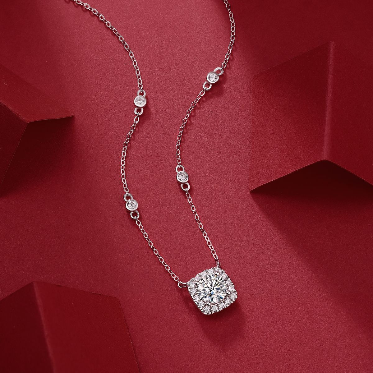 Dream - A fashionable and trendy jewelry necklace pendant set with 1-carat Moissan diamond S925 sterling silver and platinum-plated diamond