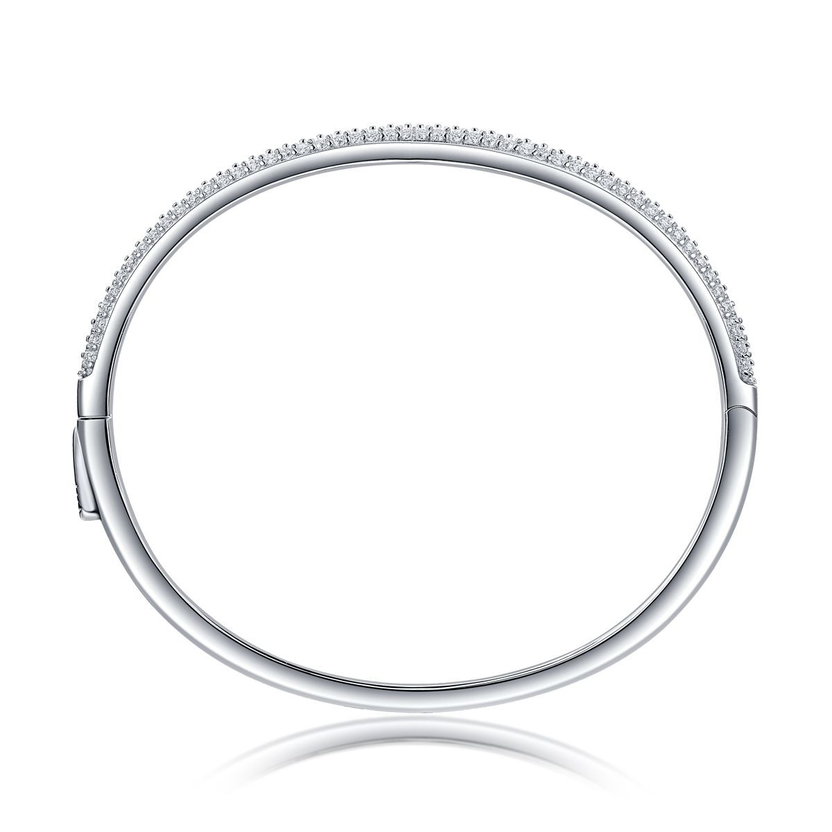 Made of morganite, 925 sterling silver and platinum-plated diamonds, it is a fashionable jewelry bracelet and a luxurious silver accessory.