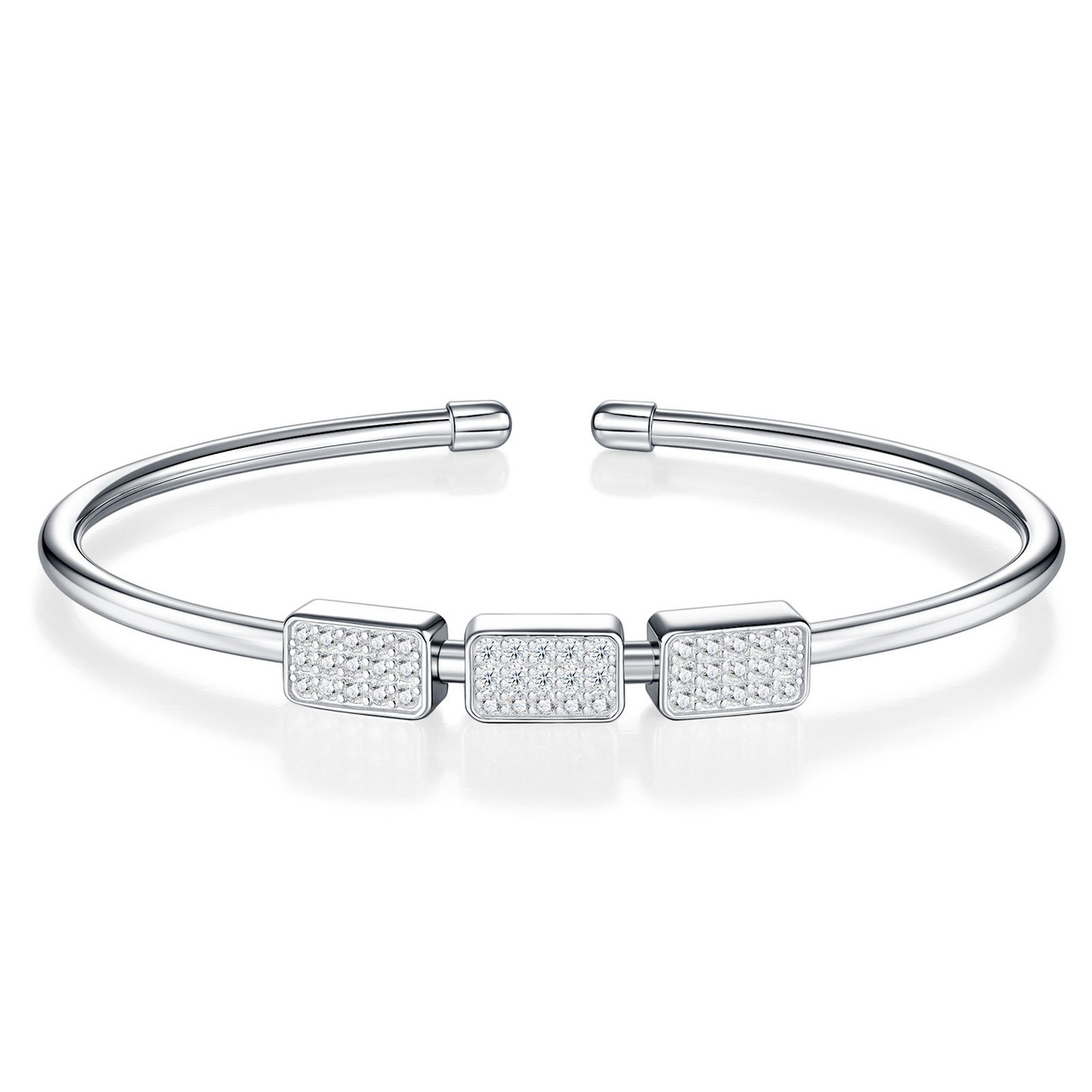 Composed of morganite, 925 sterling silver and platinum-plated diamonds, it is a fashionable jewelry bracelet and a luxurious silver accessory.