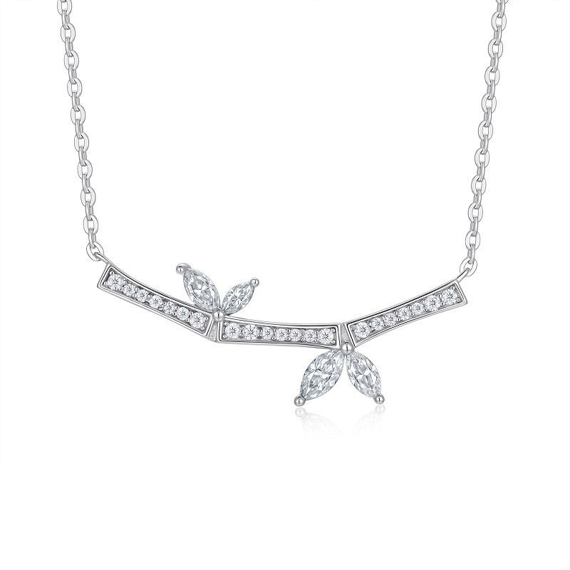 A fashionable and popular jewelry necklace pendant set, featuring Monnes stone, made of 925 silver and plated with platinum diamonds.