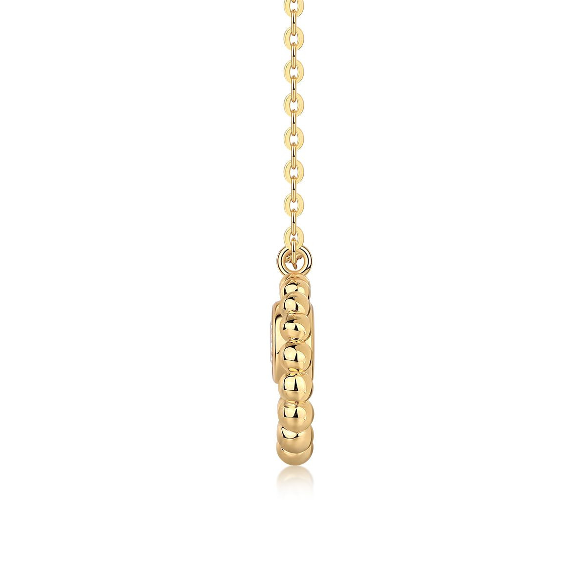 A fashionable and popular jewelry necklace pendant set, featuring Monnes stone, made of 925 silver and plated with platinum diamonds.