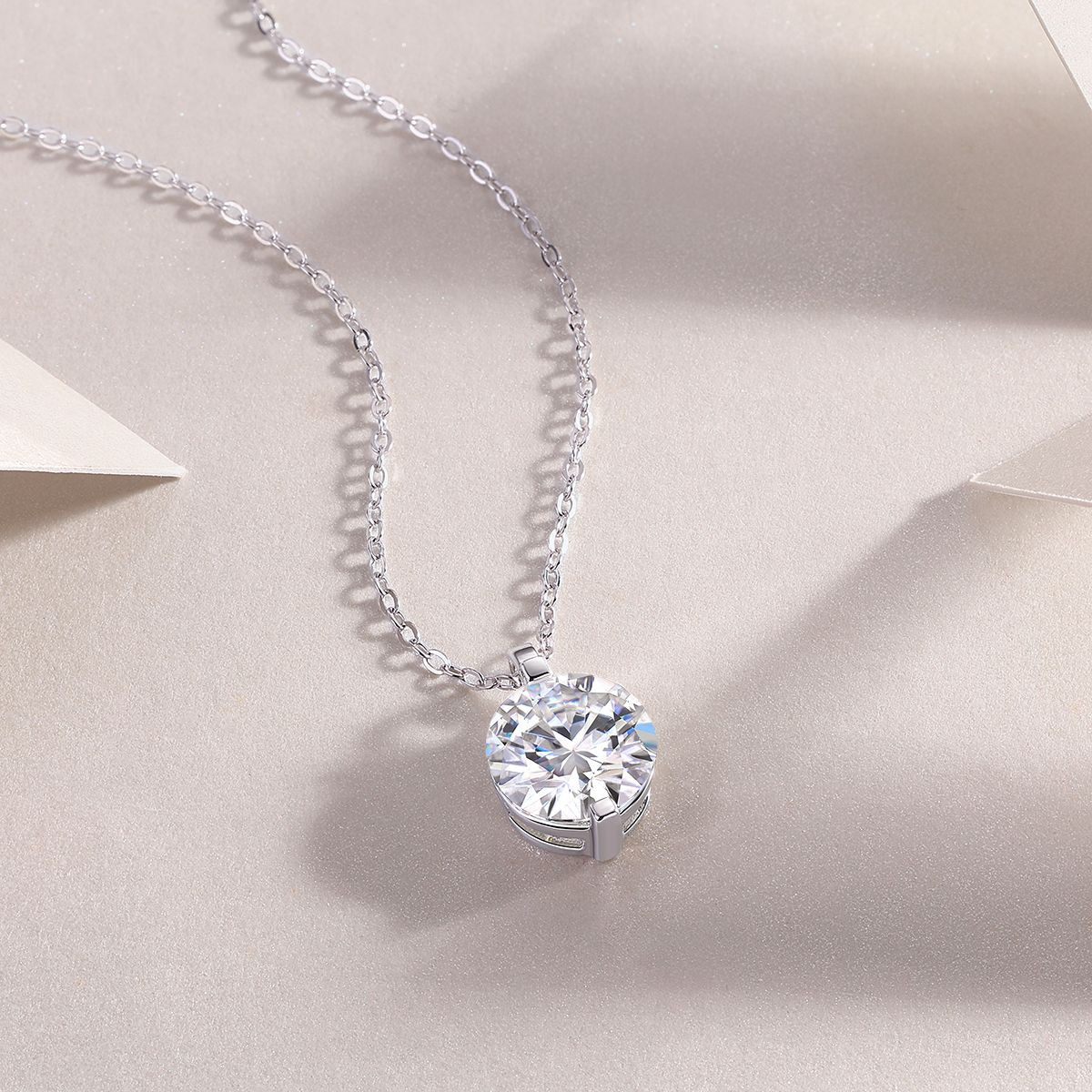 Timelessness - A fashionable and popular jewelry necklace pendant set, featuring Monnes stone, made of 925 silver and plated with platinum diamonds.