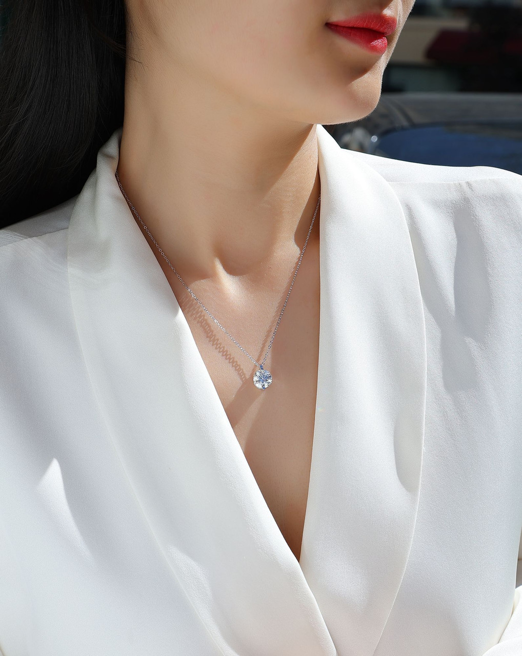 Timelessness - A fashionable and popular jewelry necklace pendant set, featuring Monnes stone, made of 925 silver and plated with platinum diamonds.