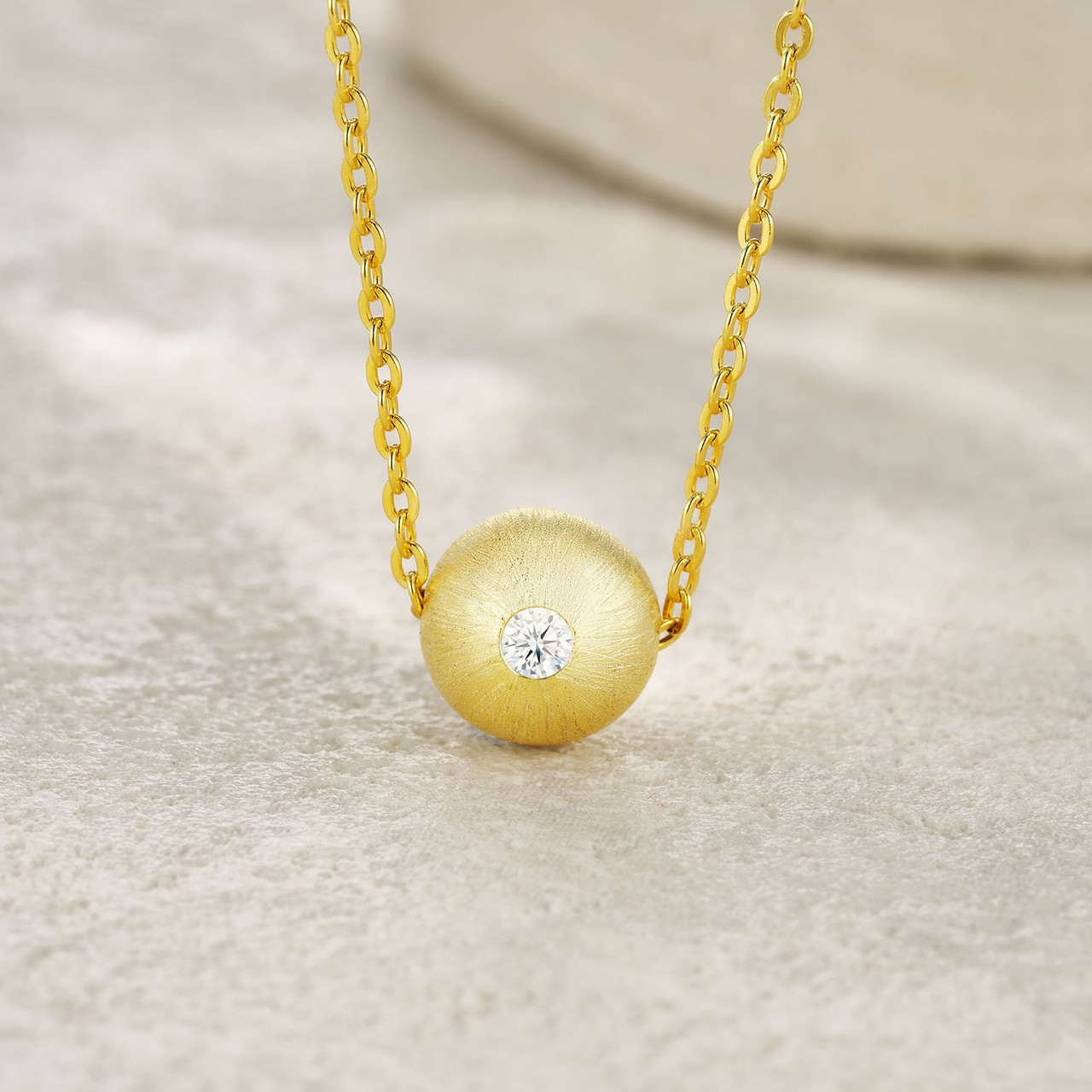 A fashionable and popular jewelry necklace pendant set, featuring Monnes stone, made of 925 silver and plated with platinum diamonds.