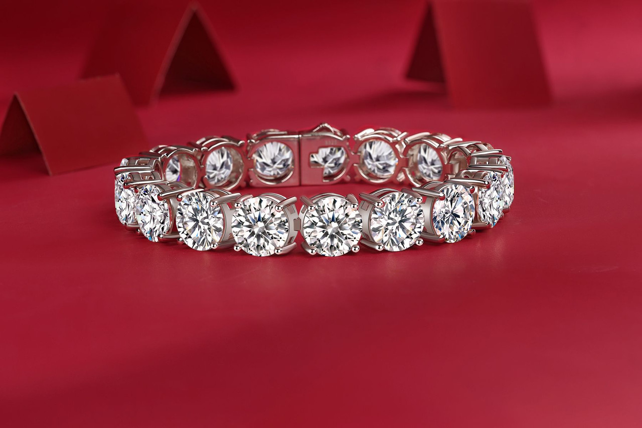 Half-summer brilliance - Made of morganite, 925 sterling silver and platinum-plated diamonds, it is a fashionable jewelry bracelet and a luxurious silver accessory.