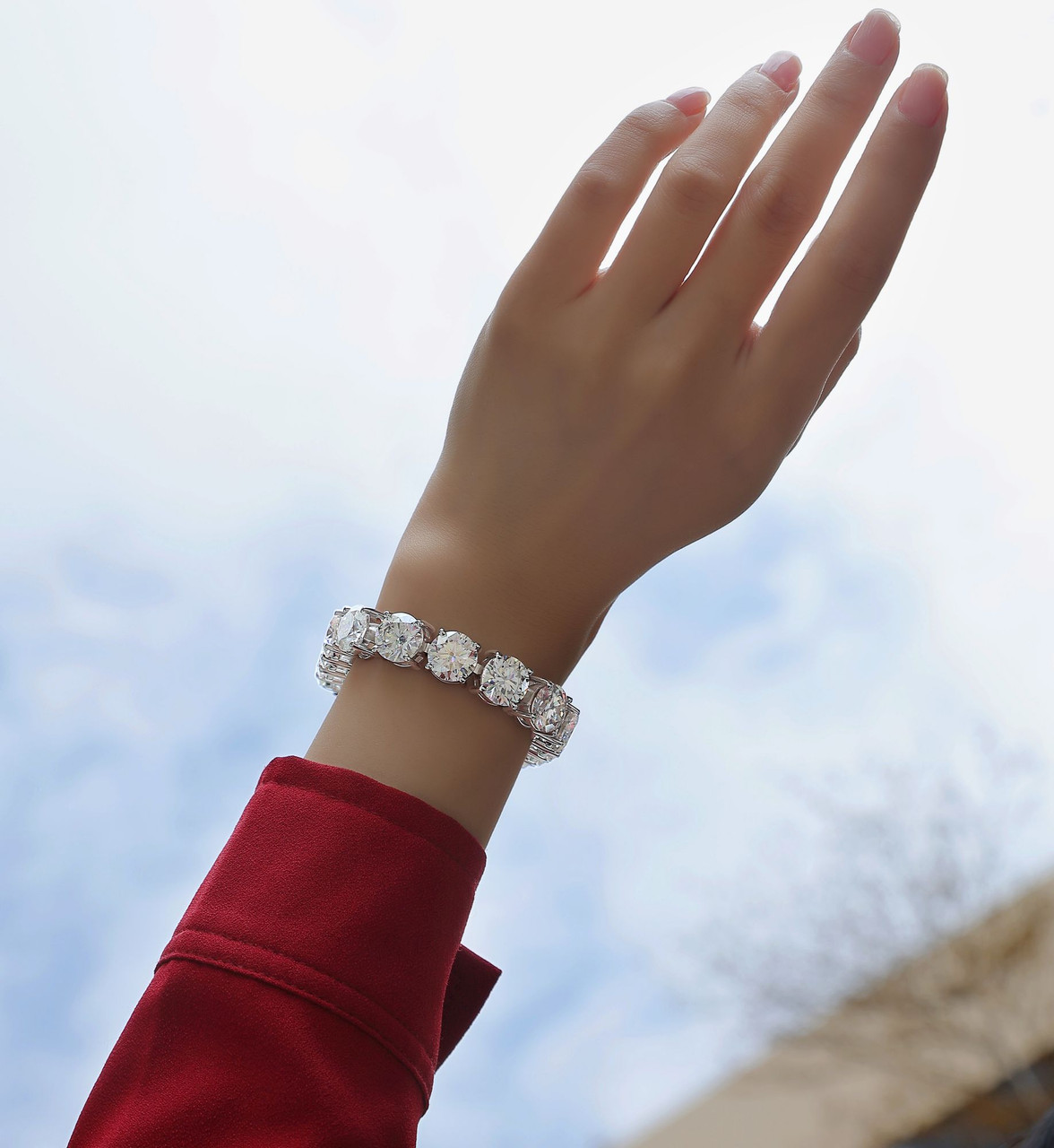 Half-summer brilliance - Made of morganite, 925 sterling silver and platinum-plated diamonds, it is a fashionable jewelry bracelet and a luxurious silver accessory.