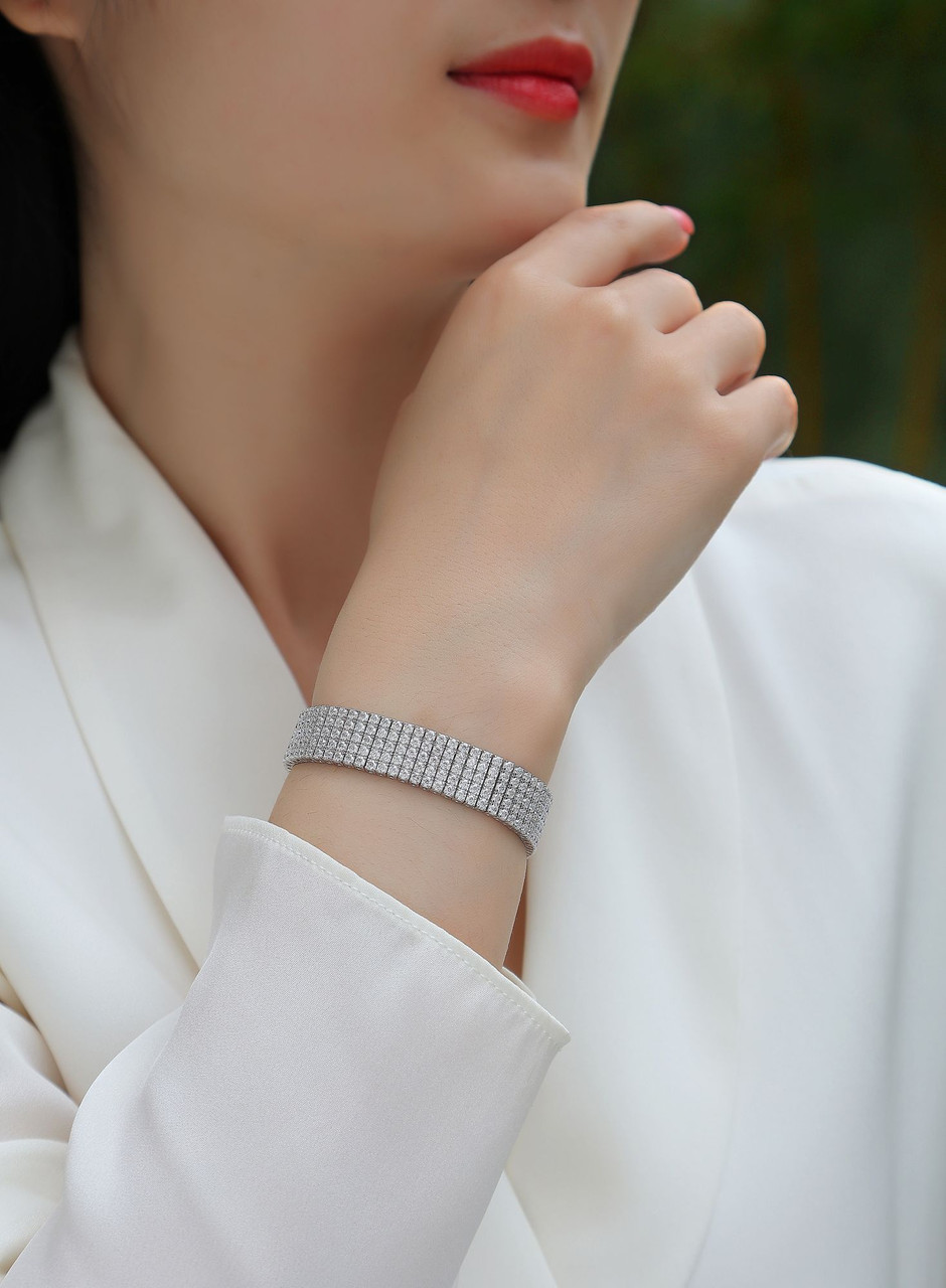 Radiant Simplicity - Made of morganite, 925 sterling silver and platinum-plated diamonds, it is a fashionable jewelry bracelet and a luxurious silver accessory.