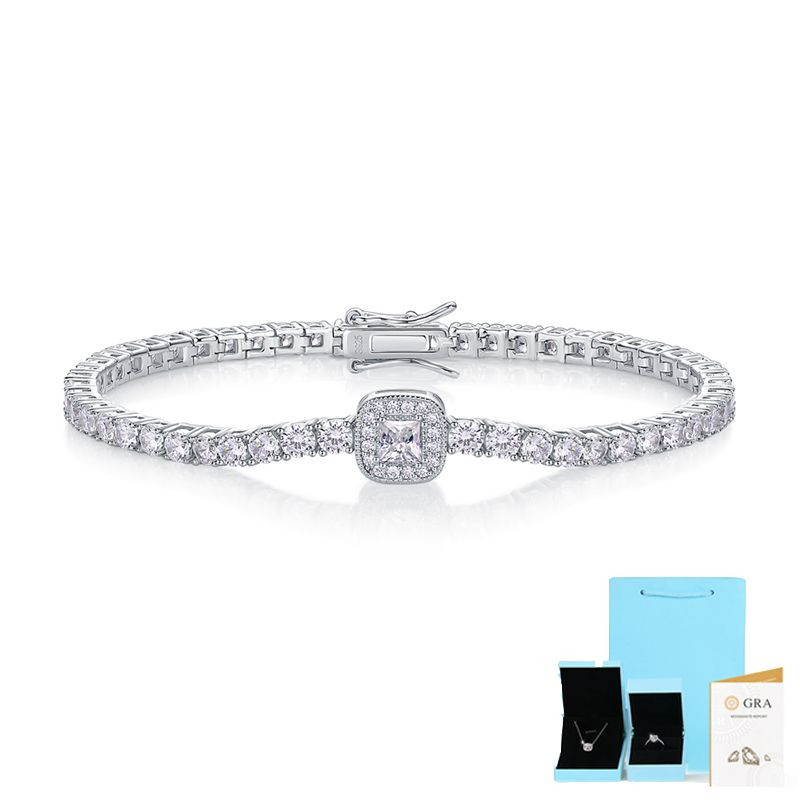 Star - Composed of morganite, 925 sterling silver and platinum-plated diamonds, it is a fashionable jewelry bracelet and a luxurious silver accessory.