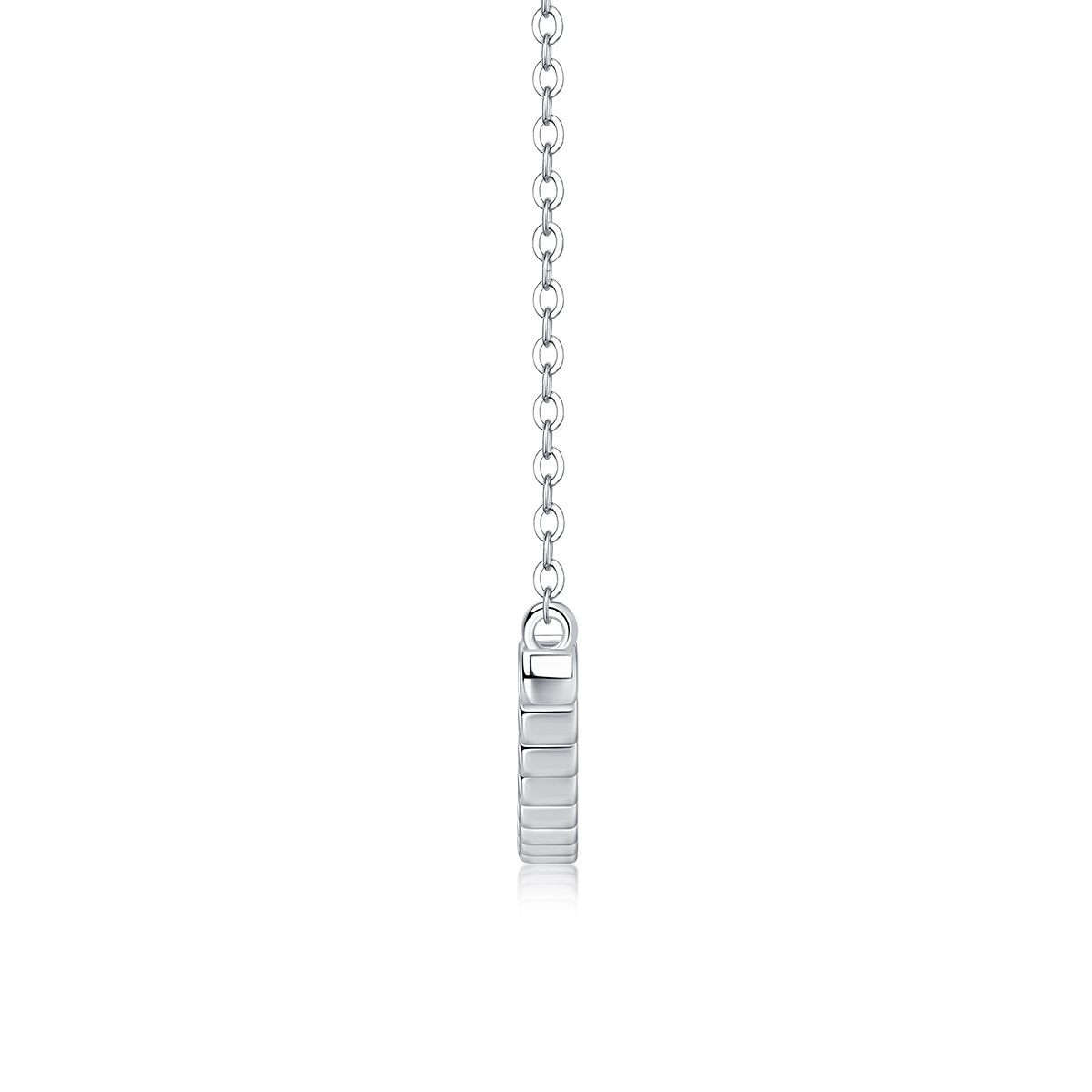 A fashionable and popular jewelry necklace pendant set, featuring Monis stone, made of 925 silver and plated with platinum and diamonds.