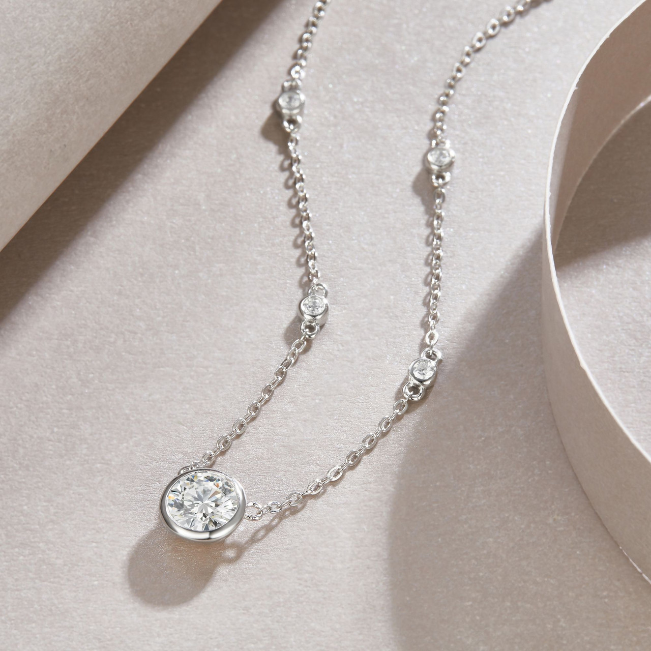Natural Fantasy - A fashionable and popular jewelry necklace pendant set, featuring Monisite gemstones, made of 925 silver and plated with platinum diamonds.
