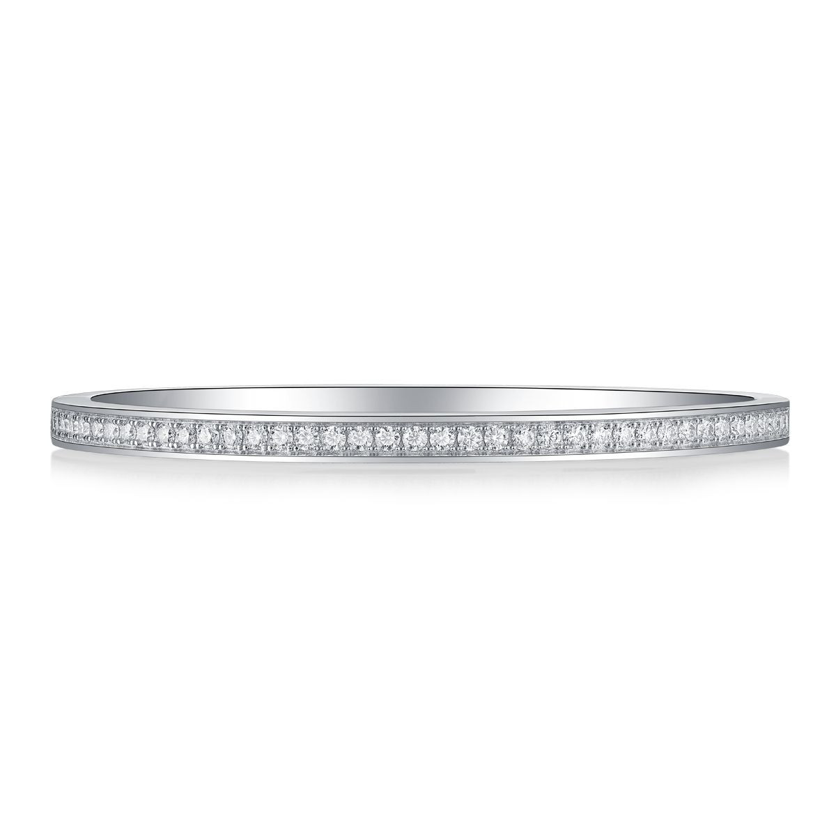 Engagement Ring - Made of morganite, 925 sterling silver and platinum-plated diamonds, it is a fashionable jewelry bracelet and a luxurious silver accessory.