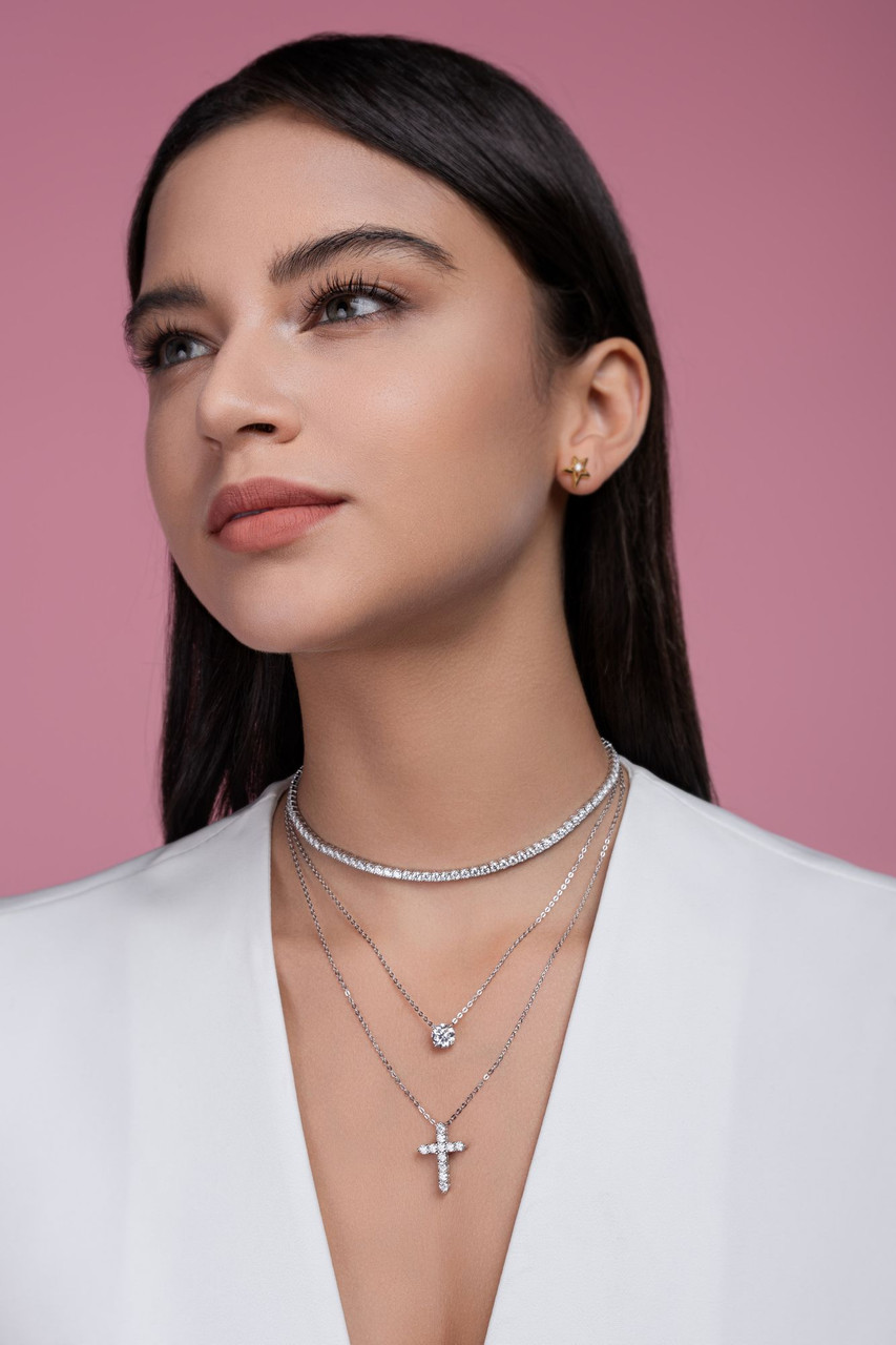 The Radiant Cross Circle - A fashionable and popular jewelry necklace pendant set, featuring Monnes stone, made of 925 silver and plated with platinum diamonds.