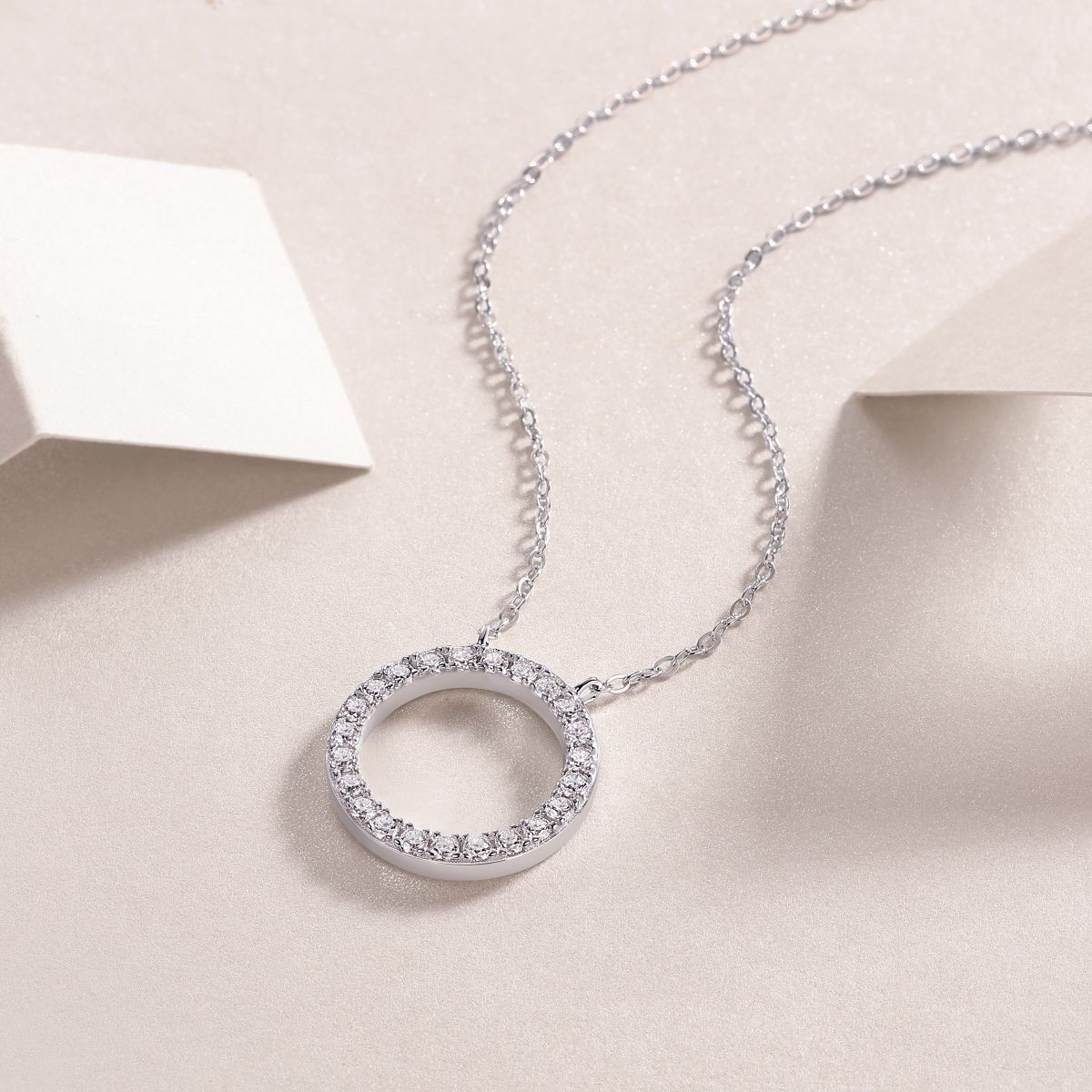 As you wished - a fashionable and trendy jewelry necklace pendant set, featuring Monnes stone, made of 925 silver and plated with platinum diamonds.