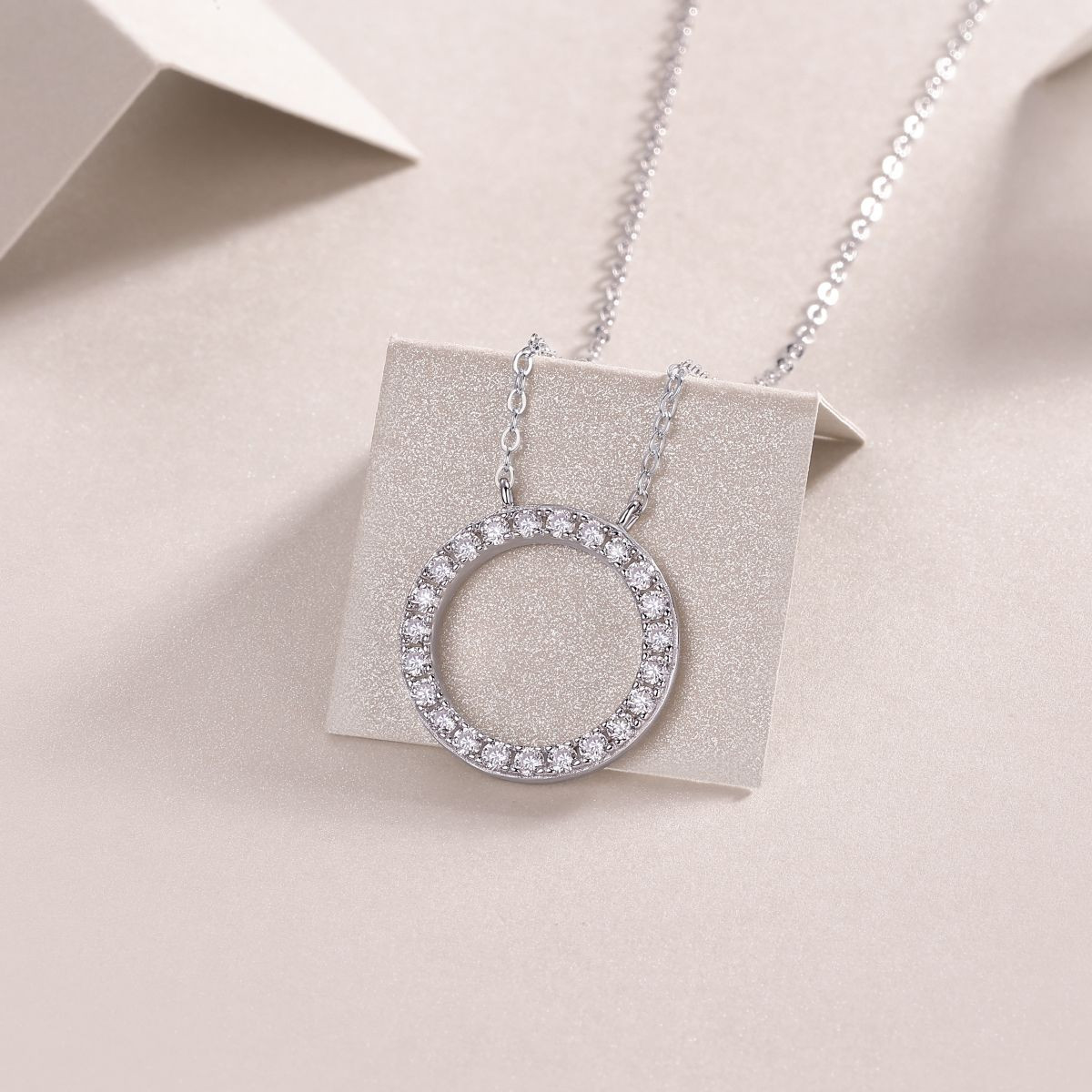 As you wished - a fashionable and trendy jewelry necklace pendant set, featuring Monnes stone, made of 925 silver and plated with platinum diamonds.