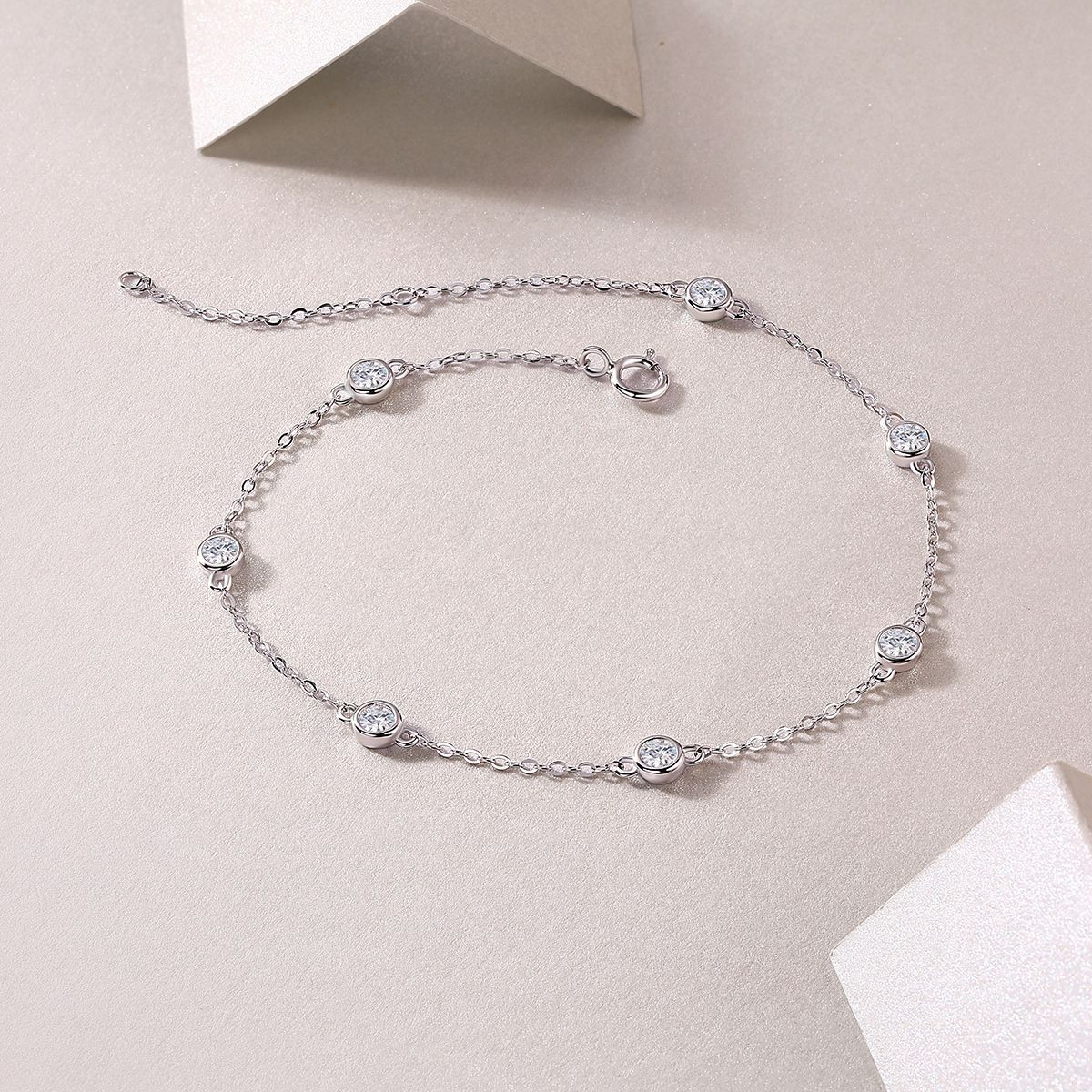 Dynamic Bubble - A fashionable jewelry bracelet and bangle set with Moissanite S925 sterling silver and Platinum-plated diamond