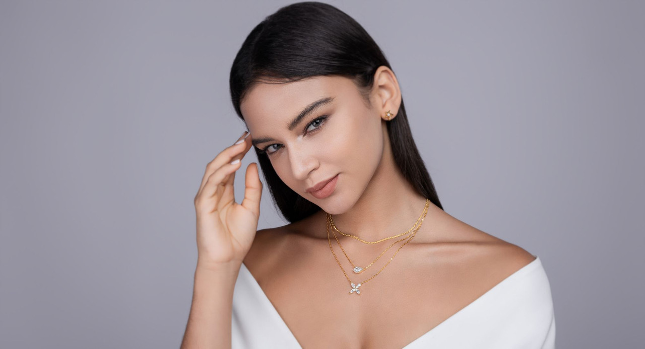 Light and Shadow Trio - A fashionable and popular jewelry necklace pendant set, featuring Monnes stone, made of 925 silver and plated with platinum diamonds